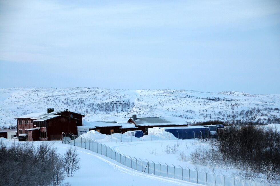 Vel femti flyktninger i Vestleiren venter nå spent på hva som vil skje, og mange av de vil fysisk motsette seg å bli sendt med buss til Russland.
 Foto: Hallgeir Henriksen