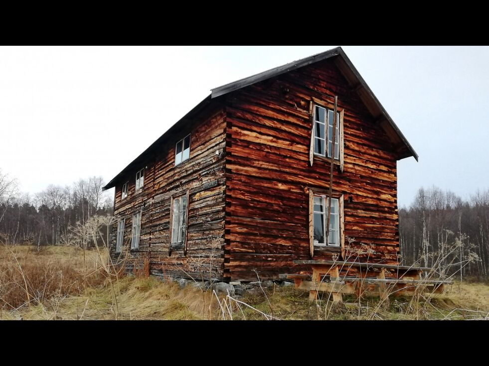 Gården Namdalen ved randen av Pasvikdalen, ble bygd av en kolonist fra Namdalen i Nord-Trøndelag i den gamle skoltesamiske pasviksiidaen.
 Foto: Liv Kyrkjebø