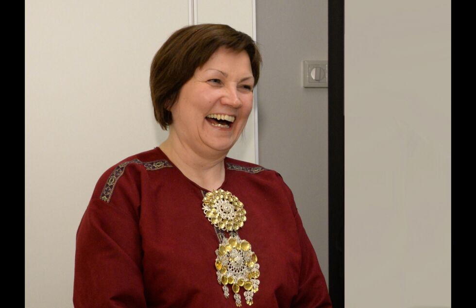 Sametingspresident Aili Keskitalo (NSR). Bildet er fra en munter anledning i møte med kommunestyret i Skånland tidligere i år.
 Foto: Steinar Solaas