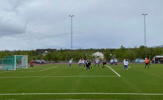 Fotballen ruller igjen