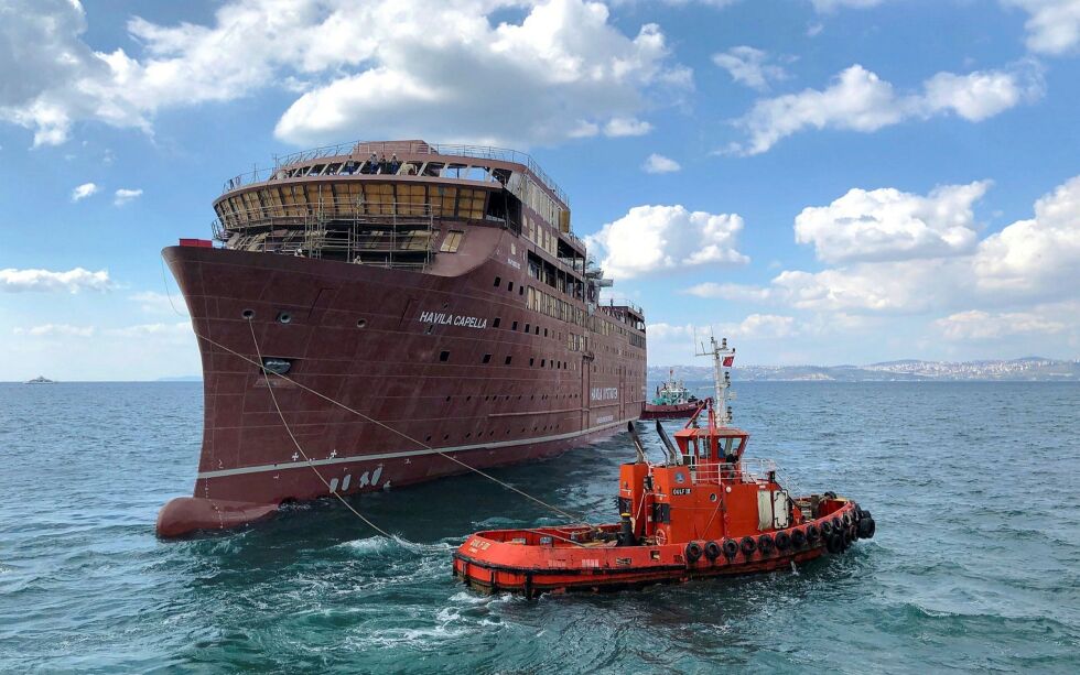 Med LNG-frem­drift og ver­dens stør­ste bat­te­ri­pak­ker om bord blir Ha­vi­la Castor og Ha­vi­la Ca­pel­la de mest mil­jø­venn­li­ge skip­ene på kyst­ru­ten mel­lom Bergen og Kir­ke­nes.
FOTO: HA­VI­LA KYST­RU­TEN
