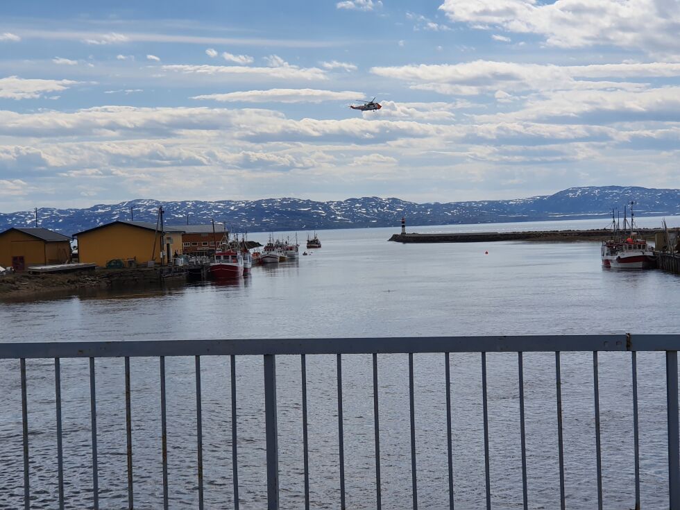 En eldre mann er funnet omkommet etter utforkjøringen ved brua i Vestre Jakobselv, ifølge politiet
 Foto: Torbjørn Ittelin