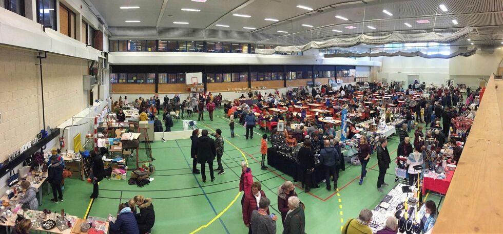 Håndarbeidsmesse i Porsanger ble første gang arrangert i 2015. Tanken bak arrangementet er å gi små og større utøvere av håndarbeid en felles arena der de kan vise frem og selge sine produkter. Denne gangen arrangeres messa i Porsangerhallen i Lakselv.
 Foto: Privat