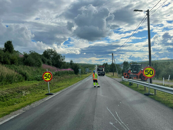 Men å vedlikeholde fylkesveiene, det klarer dem ikke