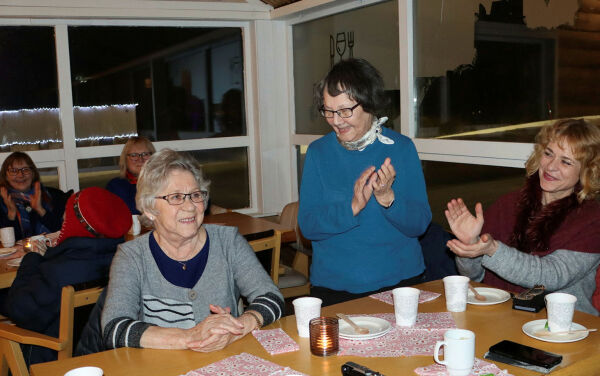 Sara ble kåret til årets utmerkede kvinne