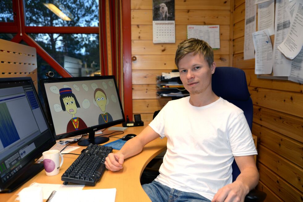 Johnny Andersen driver Nuoraj-TV fra Drag i Tysfjord
 Foto: Steinar Solaas