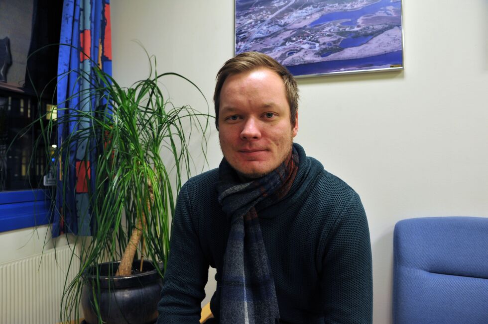 Ordfører Johan Vasara avviser at det er noen fare for at Máze skole må legge ned når kommunen må kutte i sine budsjetter for neste år.
 Foto: Arkiv