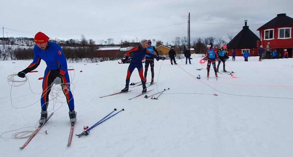 Det ble jevnt mellom Juhán Niillas Wigelius (nærmest) og Øyvind Erichsen (nest nærmest), der Erichsen til slutt avgjorde det hele til sin fordel.
 Foto: Sini Rasmus