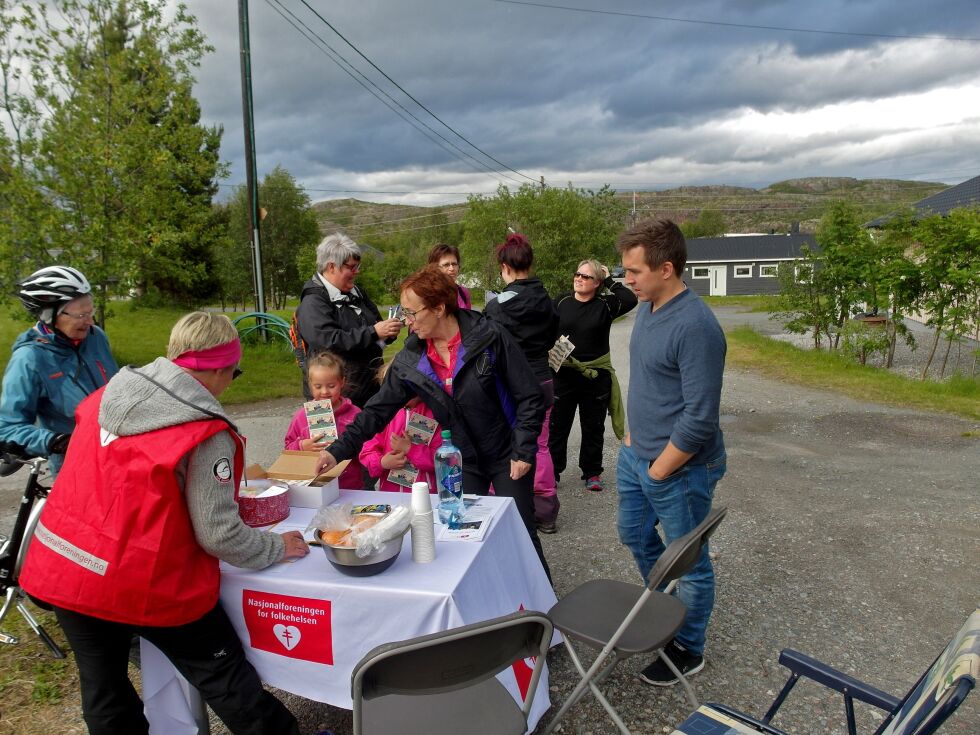 Vanja Berg Jensen tok seg av påmeldingen før trimbingoen.
 Foto: Kirsten Greiner Ovesen