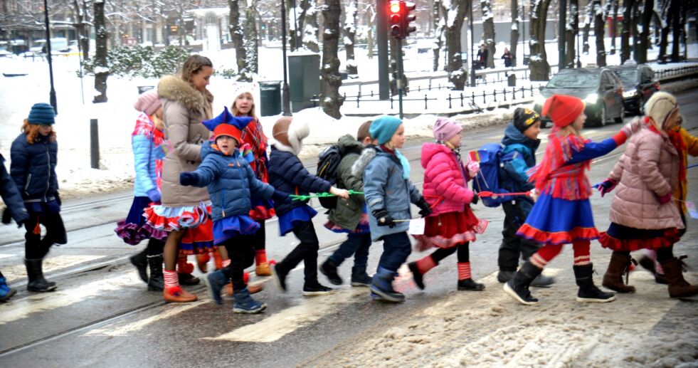 Kampen skole på vei til rådhuset i morgentimene.
 Foto: Sunniva Bornøy