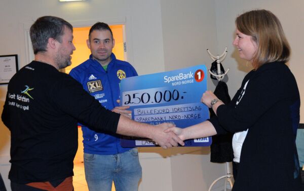 Fikk 250.000 til oppgradering rundt fotballbanen