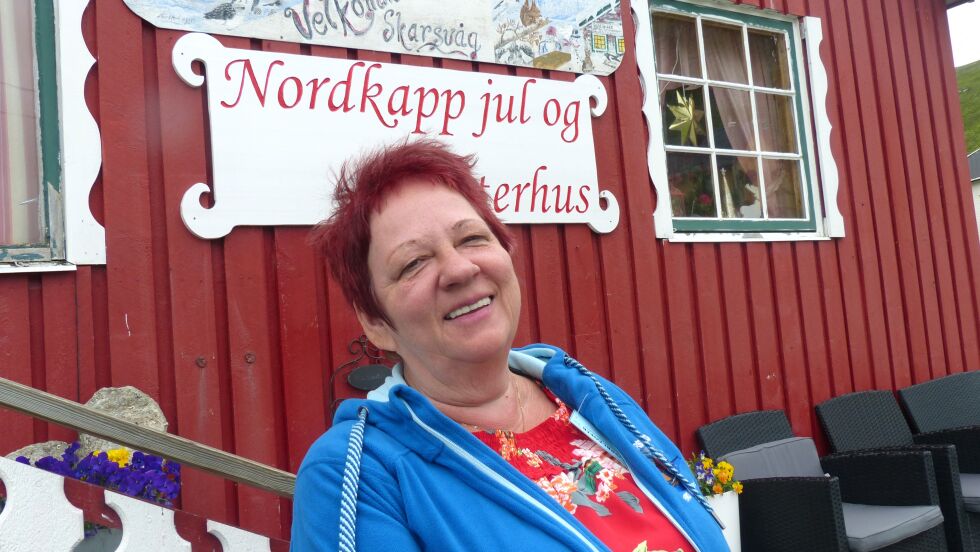 Heidi Ingebrigtsen har drevet Nordkapp Jul & Vinterhus i Skarsvåg siden 1999 – og får besøk av stadig flere turister.
 Foto: Geir Johansen