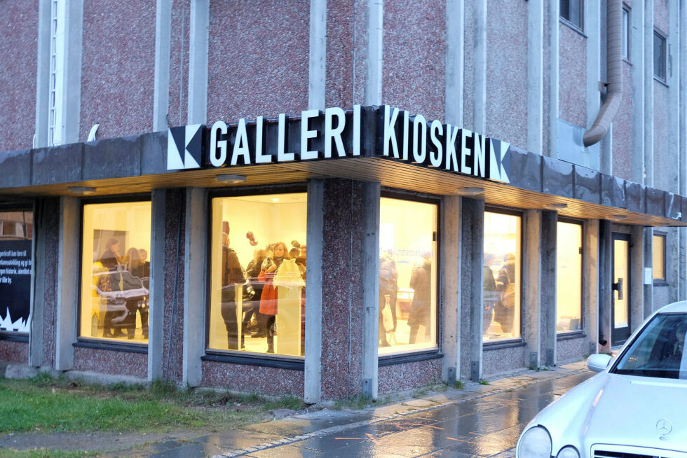 I Gallerikiosken til Vadsø kunstforening vil publikum kunne oppleve en spesiell og enestående utstilling frem til 27. november.
 Foto: Bjørn Hildonen