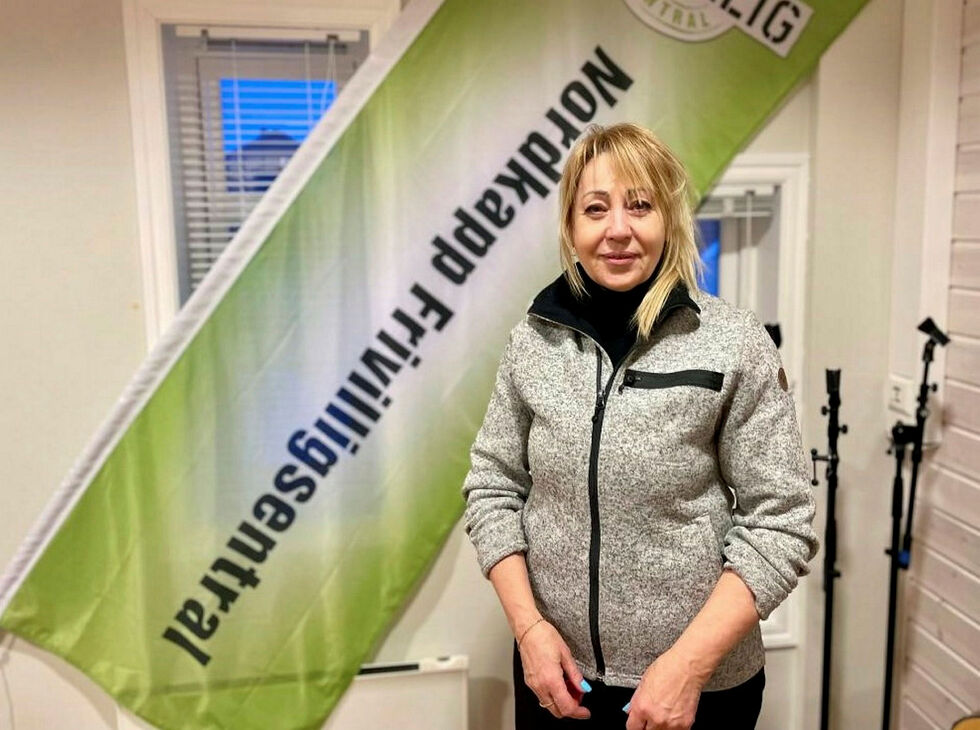 Liuolmyla Formenko flyktet fra Ukraina i fjor og er nå bosatt i Honningsvåg. Nå vil hun samle inn klær som hun kan sende til flyktninger i hjemlandet.
 Foto: Niels Westphal