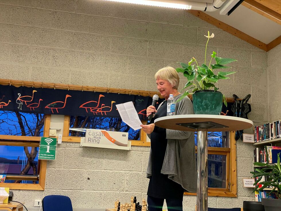 Mette Elisabeth Nergård leste høyt fra boka hun kom med i fjor, Barndom under nordlyset.
 Foto: Birgitte Wisur Olsen