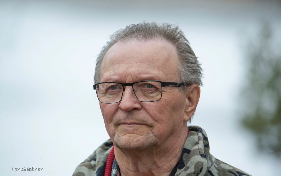 Gammelordfører Kjell Sæther i Karasjok tar til orde for at alle som kan, bør la seg vaksinere mot coronaviruset.
 Foto: Tor Sæther