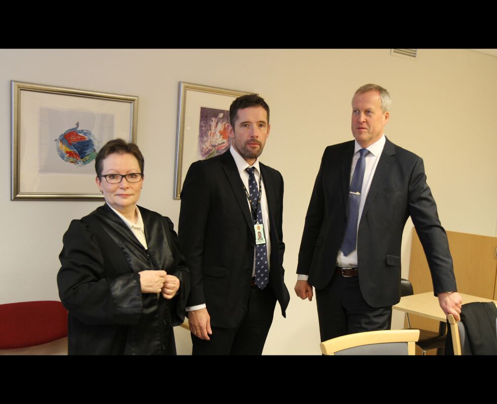 Dommen var i tråd med aktor påstand. Her ser vi bistandsadvokat Edel Hennie Olsen, etterforskningsleder Steffen Andreassen og aktor i saken, Lars Fause.
 Foto: Torbjørn Ittelin