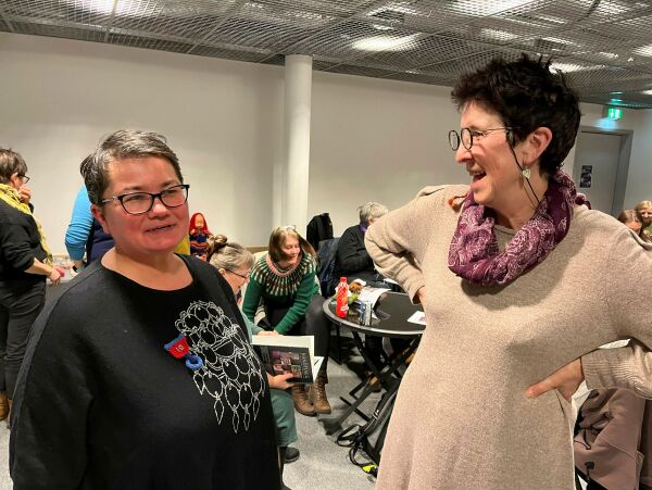 Populært med samisk strikkeoppskrift gjenskapt etter Sophus Tromholts fotografi