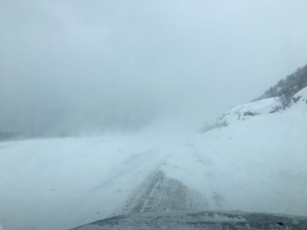 Tøft på vegene i Finnmark i påska