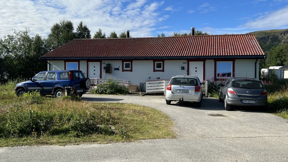Gallokkaringen 37 B i Lakselv er solgt for kr 1.200.000 fra Pors­ang­er bolig­stif­telse til Liss Beth Gjert­sen.
 Foto: Sara Olaussen Stensvold