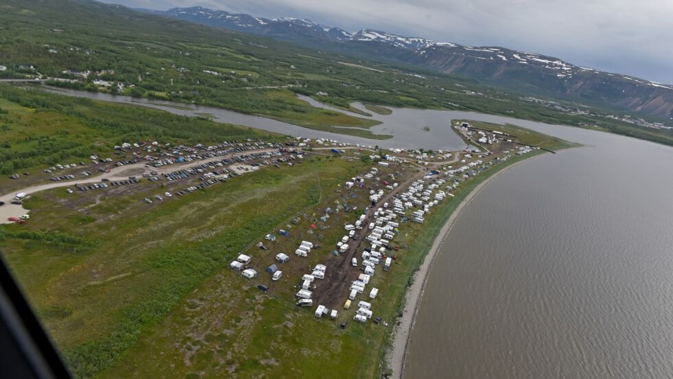 Fredag ble politiet varslet om en mulig voldtekt på Brennelvnesset i Lakselv, der Midnattsrocken ble arrangert i helgen.
 Foto: Sigurd Schanke