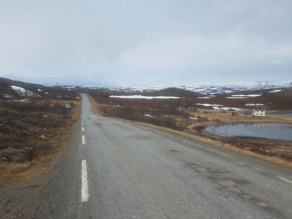 Strekningen som skal utbedres er parsellen Smalfjordbotn – Tarmfjordvika, bildet er fra Torhop. FOTO: TOM HARDY