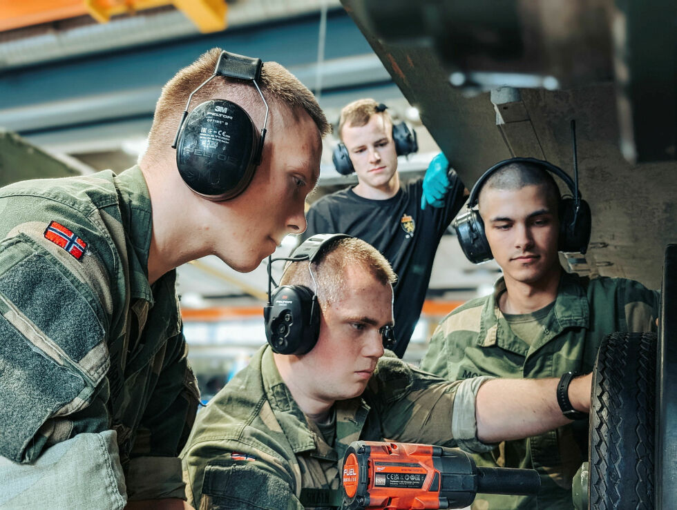 Pilotprosjektet gjør at Forsvaret kan ta inn flere teknikerlærlinger.
 Foto: Sondre Mosdal, Forsvaret
