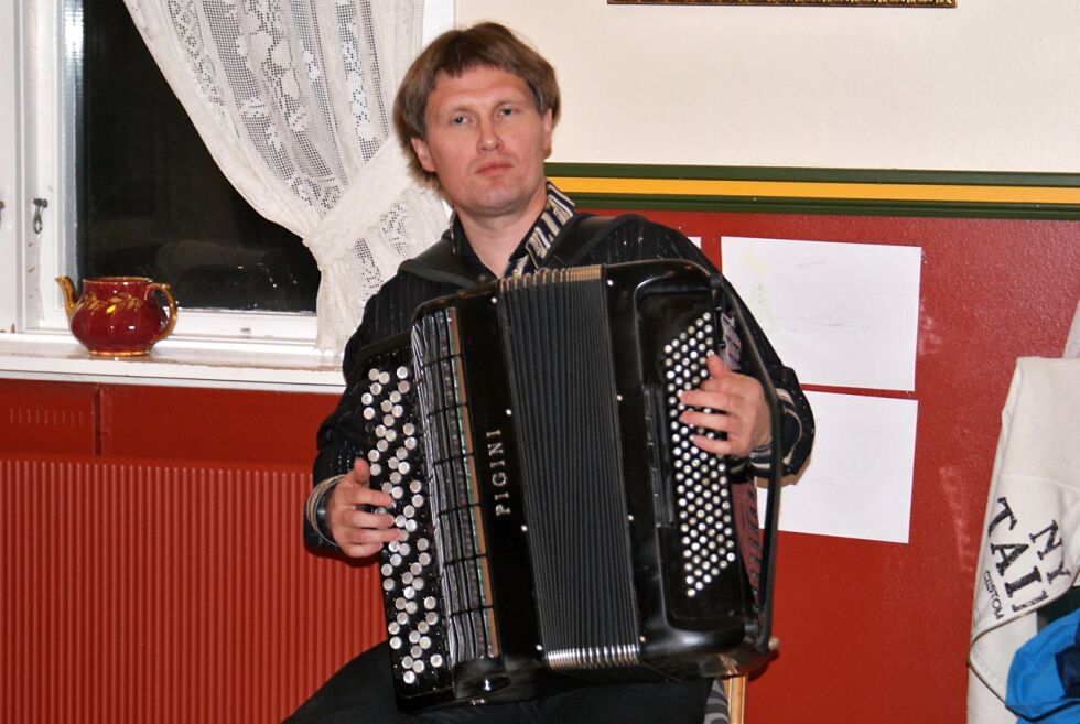 Johan Anderson spiller opp.
 Foto: Aud Oddrun Johnsen