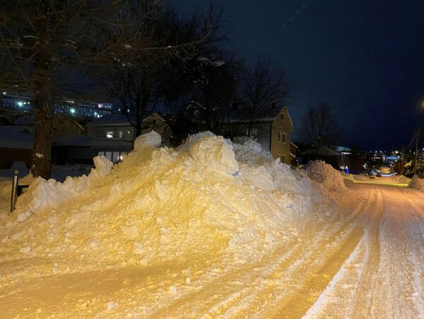 Gatene i Kirkenes ryddes for sne