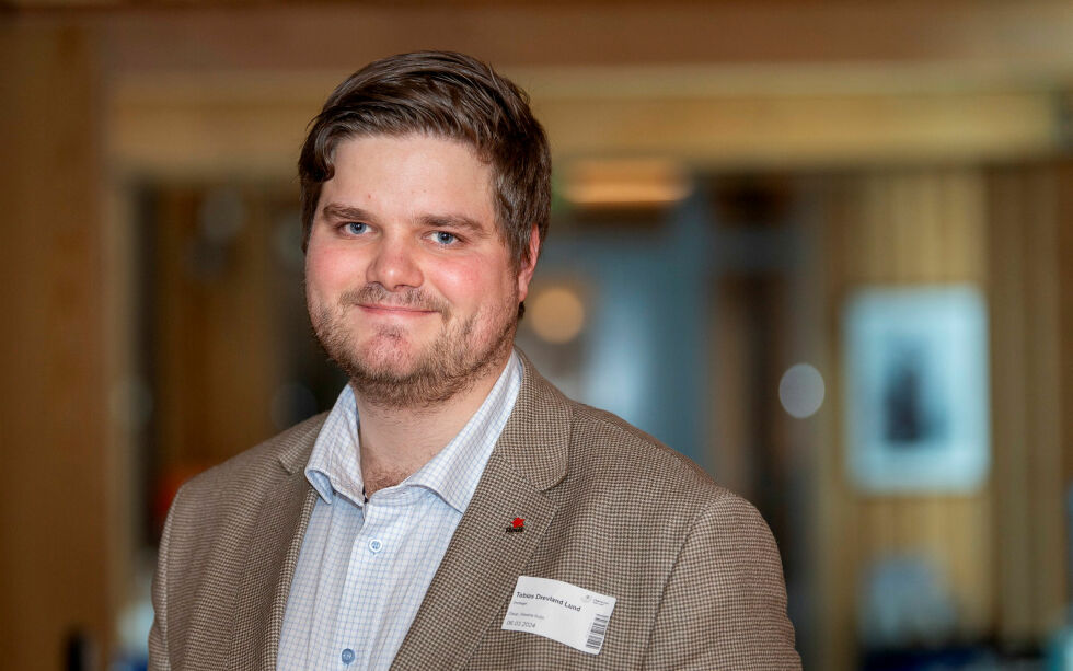 Tobias Drevland Lund er parlamentarisk nestleder i Rødts stortingsgruppe, og blant de inviterte til å høre på debatten under plenums behandling av Sannhets- og forsoningskommisjonens rapport på Sametinget.
 Foto: Cecilie Bergan Stuedal
