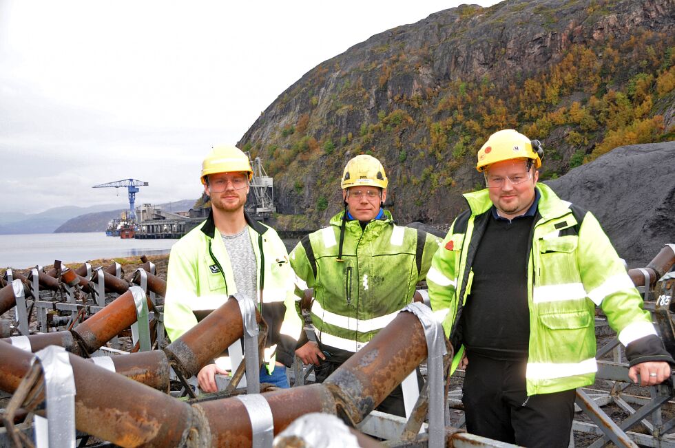 Med full drift kan det bli 400 nye arbeidsplasser på Sydvaranger AS. Marius Aaen, Henning Mortensen og Thomas Bækø er blandt de 32 ansatte i dag.
 Foto: Hallgeir Henriksen