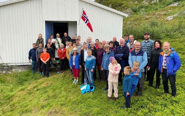 Grill og gudstjeneste på Brattholmen
