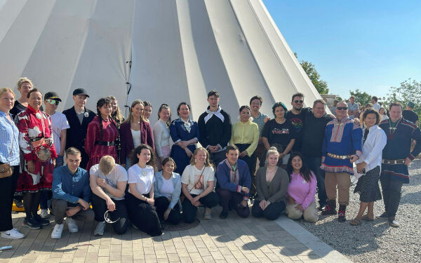 Urfolksungdom på lederskole