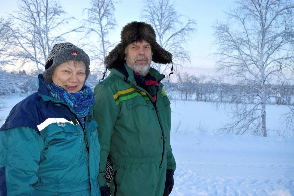 Gårdbrukerekteparet Irma og Jan Beddari fra Pasvikdalen i Sør-Varanger har tidligere reagert kraftig gjennom Ságat på forbudet mot nydyrking av myr. Nå kan de glede seg over at Stortinget har endret loven, slik at kommunen kan godkjenne nydyrking.
 Foto: Birgitte Wisur Olsen