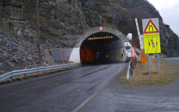 Tunnelåpning tidligst i april?