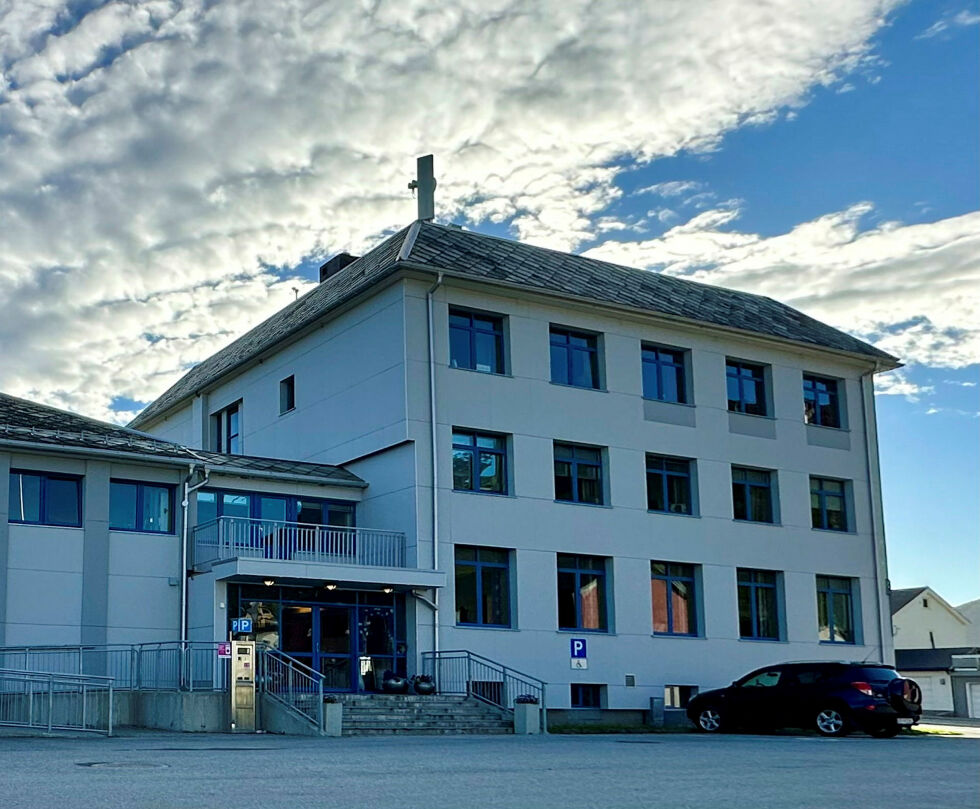 Nordkapp kommunestyre behandlet budsjett 2025 og økonomiplan 2025-2028 etter forsikringer fra kommunedirektør Idar Jensen.
 Foto: Huseierne