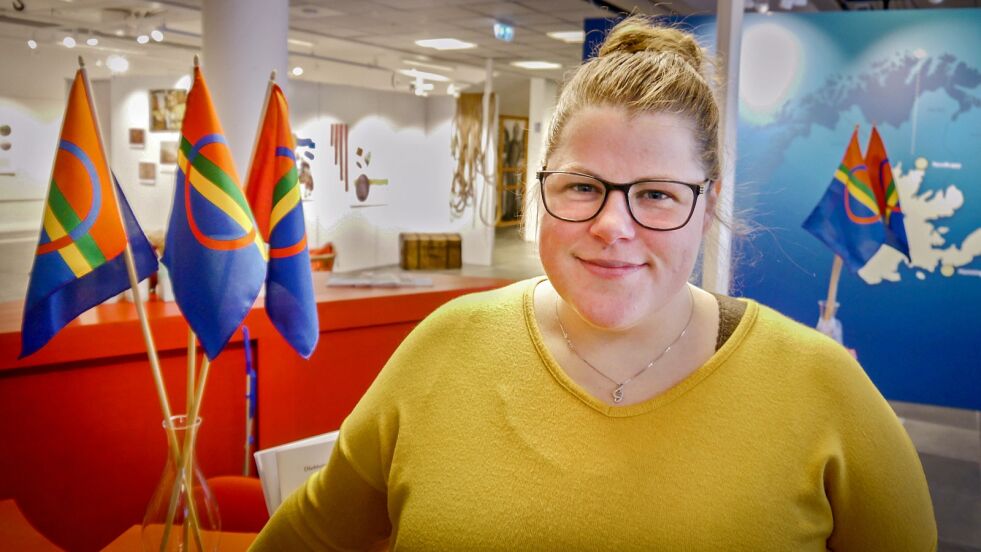 Avdelingsleder for Nordkappmuseet, Hilde Margrethe Nielsen, er glad for at man kan presentere samiske billedkunstnere under årets sommerutstilling.
 Foto: Geir Johansen