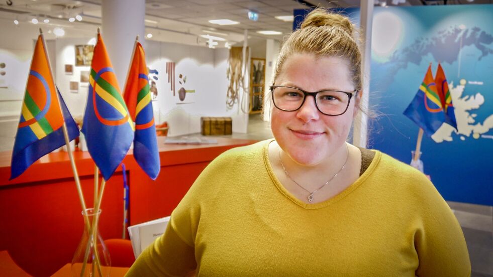 Avdelingsleder for Nordkappmuseet, Hilde Margrethe Nielsen, er glad for at man kan presentere samiske billedkunstnere under årets sommerutstilling.
 Foto: Geir Johansen