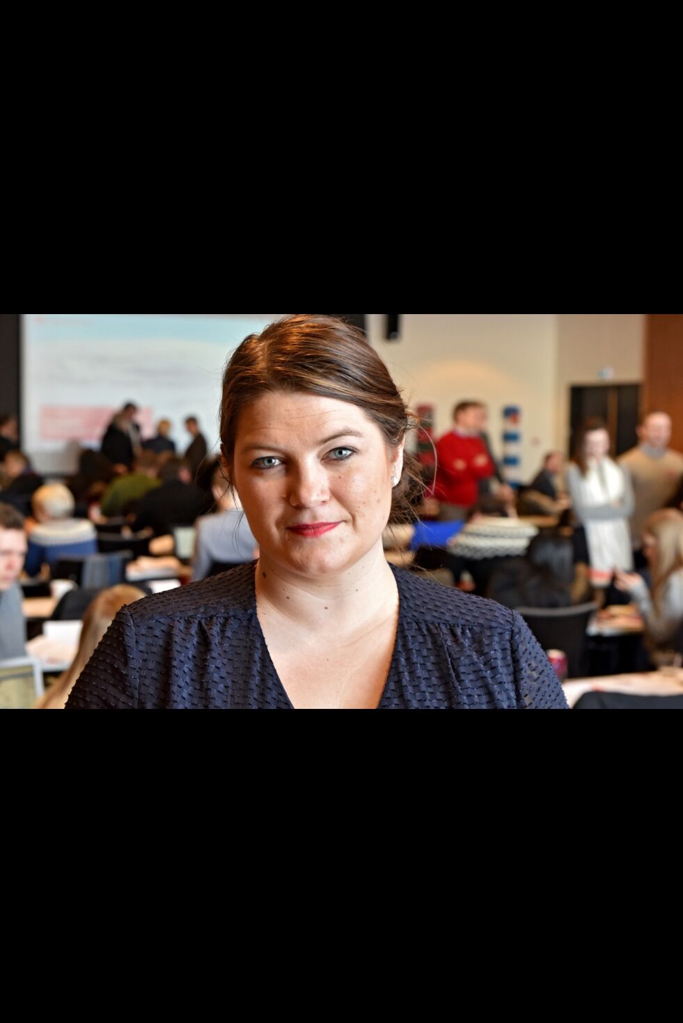 Troms APs Cecilie Myrseth var gjest på Finnmark APs årsmøte. Hun konstaterer at samarbeidsklimaet er dårlig i sammenslåingssaken, men understreker at forholdet i Finnmark er godt i alle andre saker.
 Foto: Lars Birger Persen