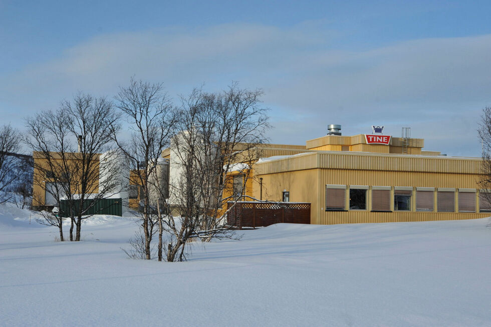 Helga Pedersen understreker at konkurranseordningene i meierisektoren er svært viktige for landbruket i Finnmark og arbeidsplassene ved Tine Tana.
 Foto: Birgitte Wisur Olsen