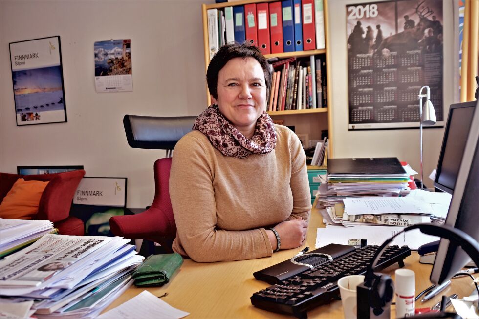 Fylkesordfører Ragnhild Vassvik i Finnmark tar kommunalminister Monica Mæland kraftig i skole. Kun Finnmark fylkesting kan oppnevne Finnmarks representanter i en eventuell fellesnemnd.
 Foto: Bjørn Hildonen