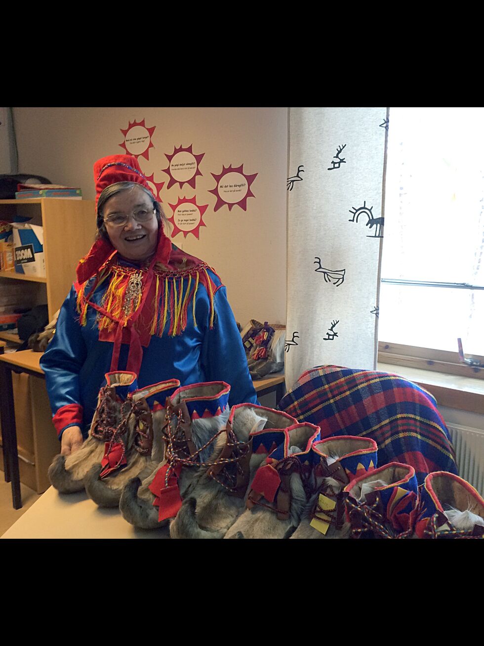 Anna Ravna kom fra Karasjok med sine skaller.
 Foto: Sigrun Kaaby