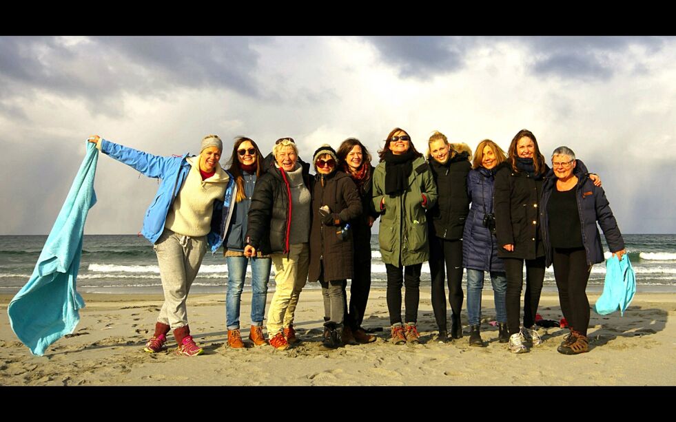 Damene i «Visible differences», som var på filmkurs i Austertana, fra venstre: Ingrid Stenersen, Christina Lande, Guro Saniola Bjerk, Tetyana Stang Lund, Rebecca Figenschau, Sirin Eide, Ulrikke Benestad, Anne Kjersti Bjørn, Johanne Helgeland og Kirsten Bonnen Rask.
 Foto: Bo Eide