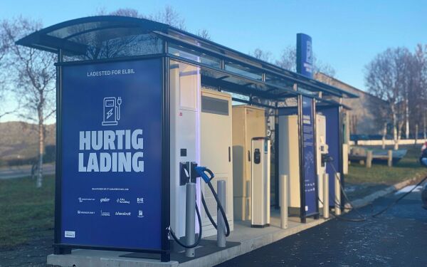 Tilbyr gratis lading