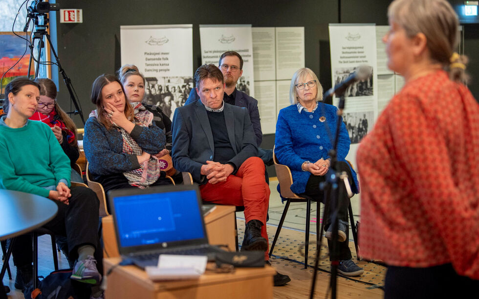 Norrõs-leder Venke Tørmænen (til høyre) sa det nå er tid for å rette opp ryggen og brette opp ermene.
 Foto: Cecilie Bergan Stuedal