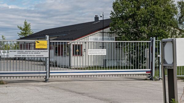 Biltyv endte opp i hangaren på Banak
