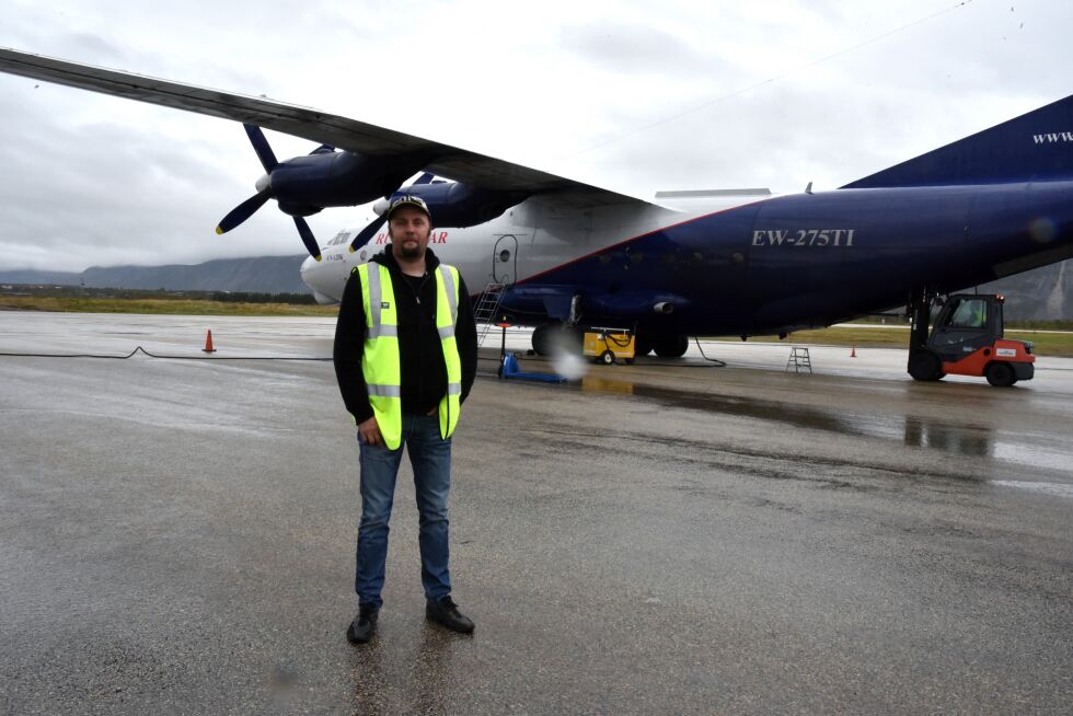 Torsdag sendte Svein Vegar Lyder første krabbe-charter fra Banak lufthavn Lakselv.
 Foto: Bjørn Arne Johasen