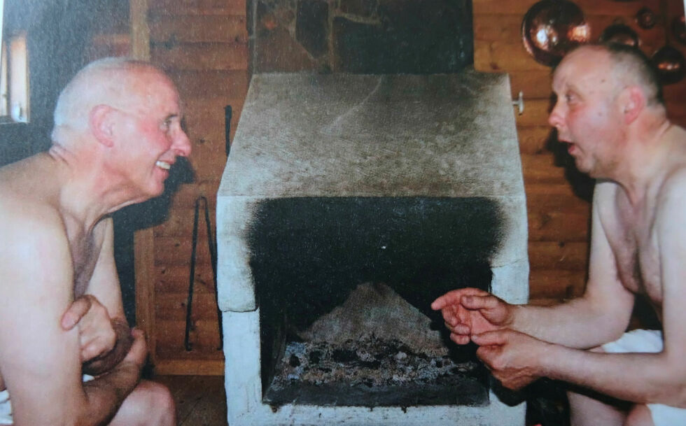 Karl Wilhelm (til venstre) og Kristian Sirkka i saunapassiar.
 Foto: Bjørn Hildonen
