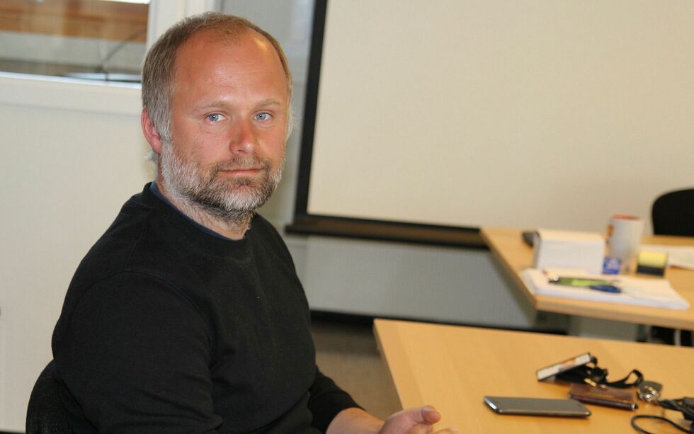 – Vi er nødt til å få på plass en vannforsyning som er stabil for alle i kommunen, sier fungerende varaordfører i Nesseby, Kristian Bergstø.
 Foto: Torbjørn Ittelin