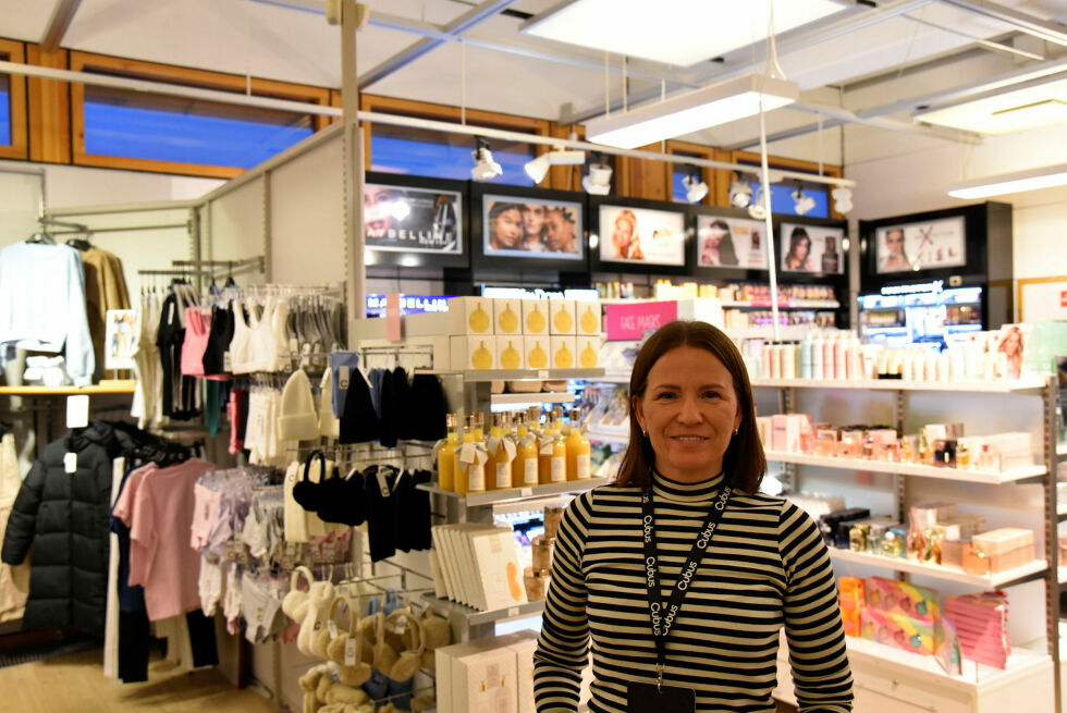 Helina Põdra, butikksjef i Cubus på Kvadraten, sier salget gikk ganske greit. 
– Vi forventer jo bestandig litt mer, men det gikk bra til slutt.
 Foto: Oskar Melkeraaen Aas